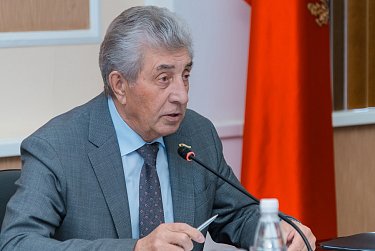 Дата заседания Законодательного Собрания изменена